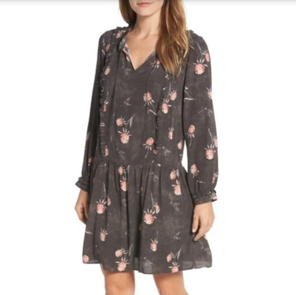 CASLON Ruffle Split Neck Dress Gray Size M